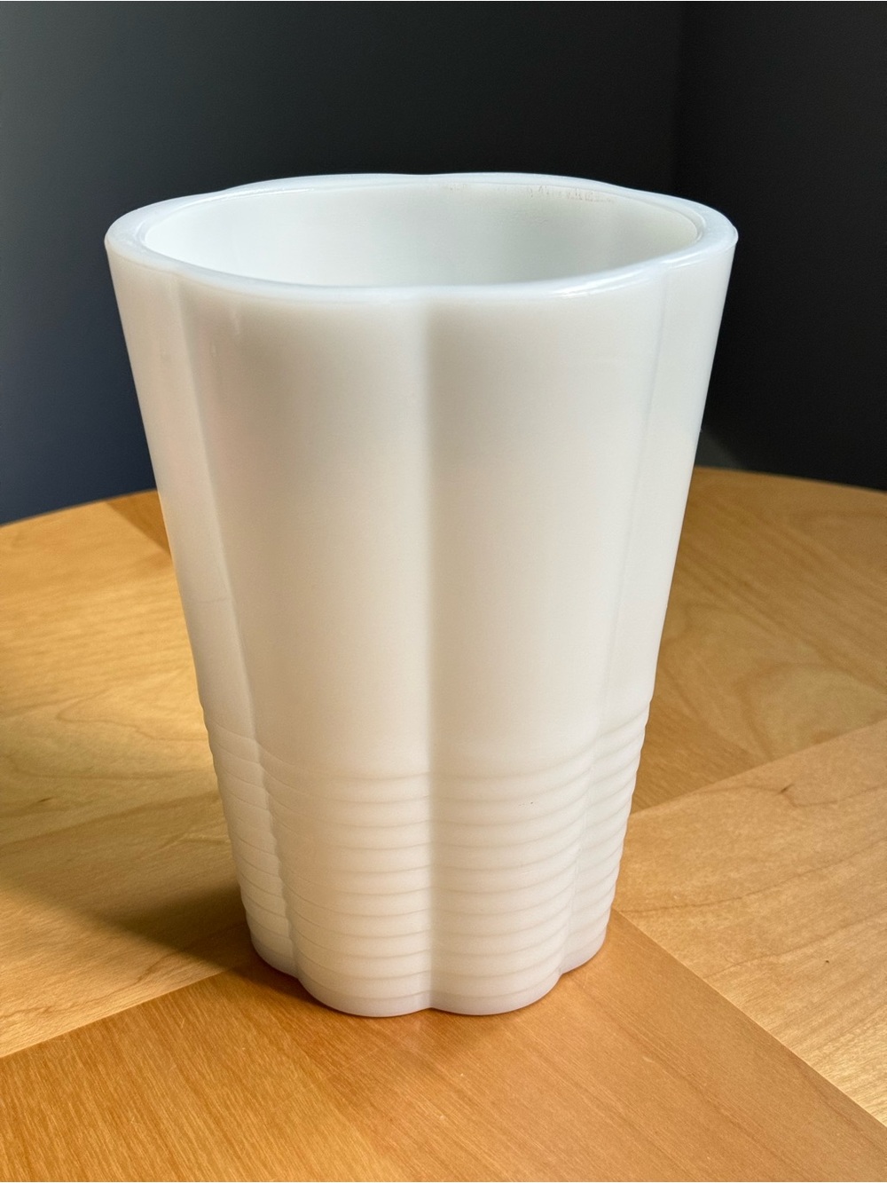 7" Milk Glass Vintage c1950s Scalloped Oval Ribbed Flower Vase Cottagecore